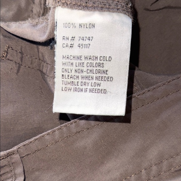 World Wide Sportsman Brown Cargo Shorts Versatile Functional 6”Inseam Nylon Sz 4 - Picture 5 of 11